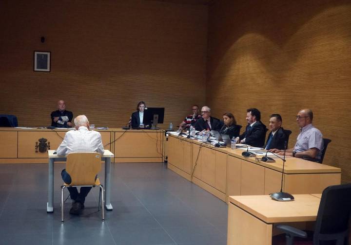 El exalcalde de La Oliva, Pedro Amador, declara que los 300.000 euros «desaparecieron»