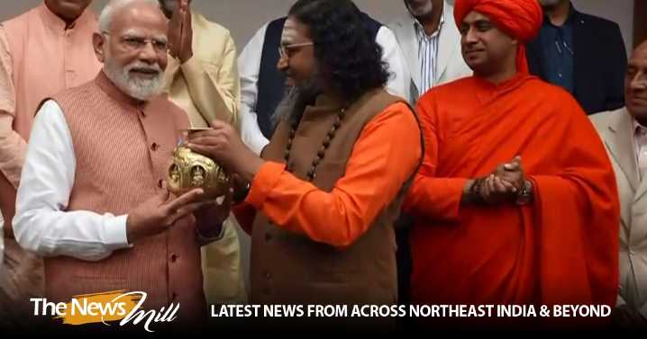 PM Modi interacts with heads of prominent community organisations in Johannesburg