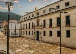 Borrador de Decreto eliminaría requisitos para embajadores y cónsules: Cancillería en alerta