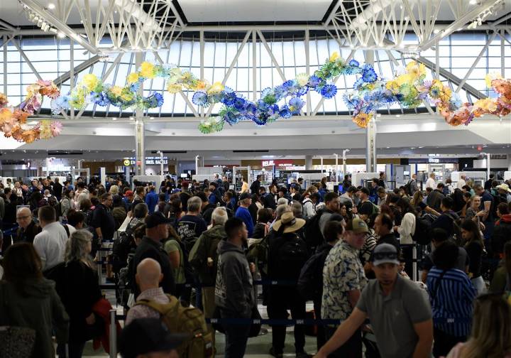 U.S. sees air safety risks as government shutdown hurts flying