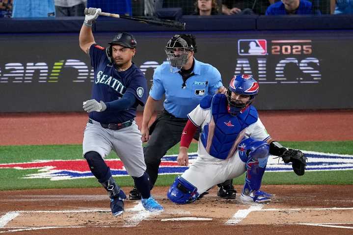 First baseman Josh Naylor agrees to five-year contract with Mariners