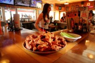 Hooters founders start ‘re-Hooterization’ with original garb – Sun Sentinel