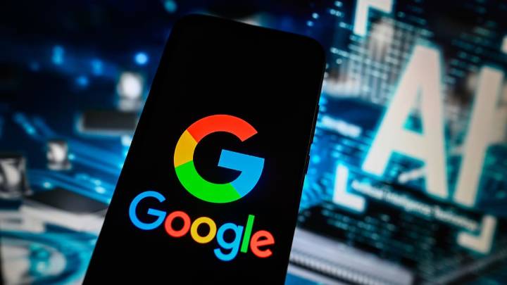 El CEO de Google explica por qué no tienes que "confiar ciegamente" de lo que te diga la IA