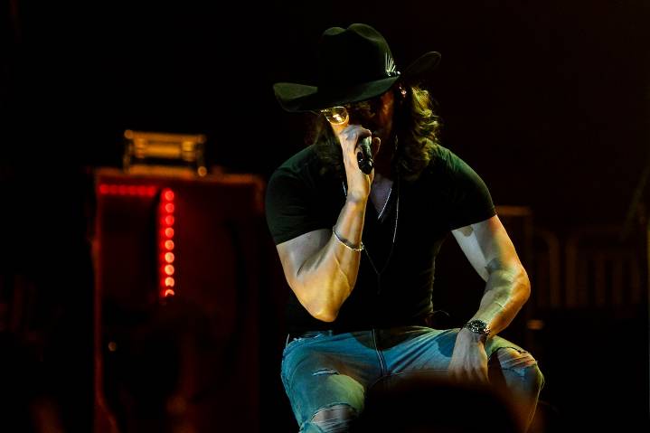 Rising country music star reveals major religious moment at Hershey concert