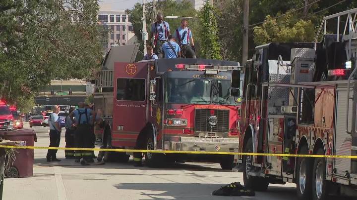 1 rescued, 5 people 3 cats displaced from Orlando duplex fire