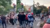 Destrozos, violencia y caos: feroz batalla campal entre hinchas de Midland y Merlo
