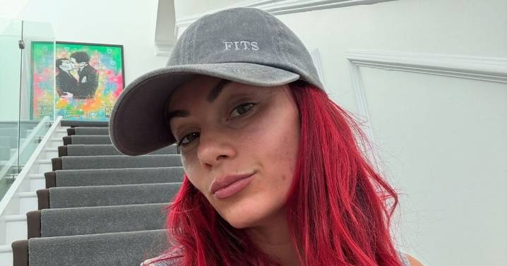 Strictly's Dianne Buswell shows off baby bump in emotional performance 