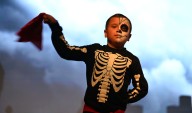 Hundreds attend Round Lake Beach's Day of the Dead event