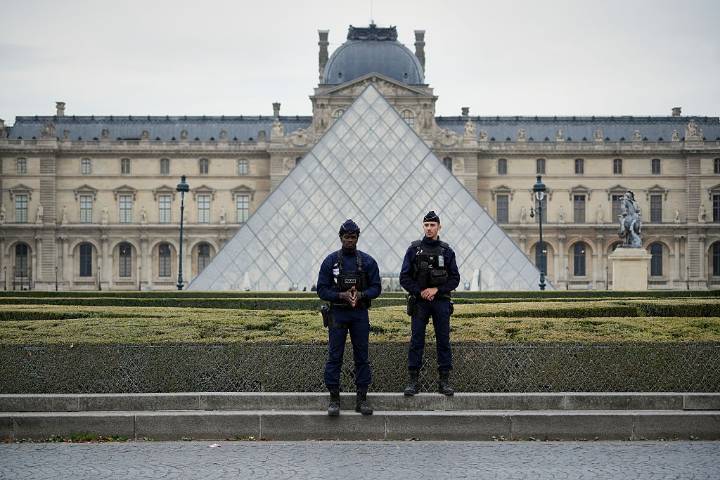 Did the Louvre robbers want to get caught?