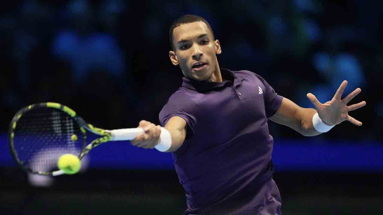 Canada’s Auger-Aliassime upsets Zverev to reach final four at ATP Finals