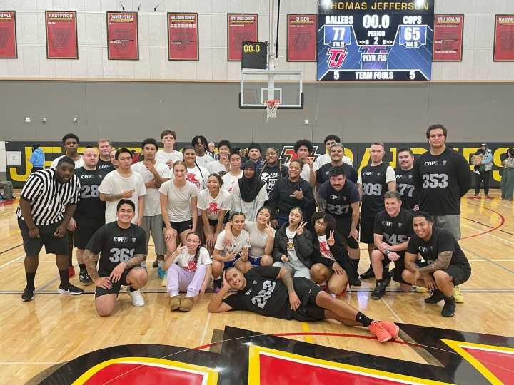 Federal Way hosts first ‘Cops vs. Ballers’ basketball game