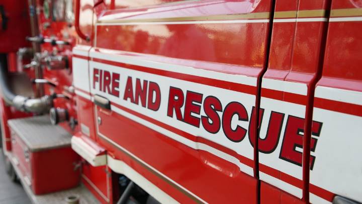 Concord NH fire kills 1, woman survives