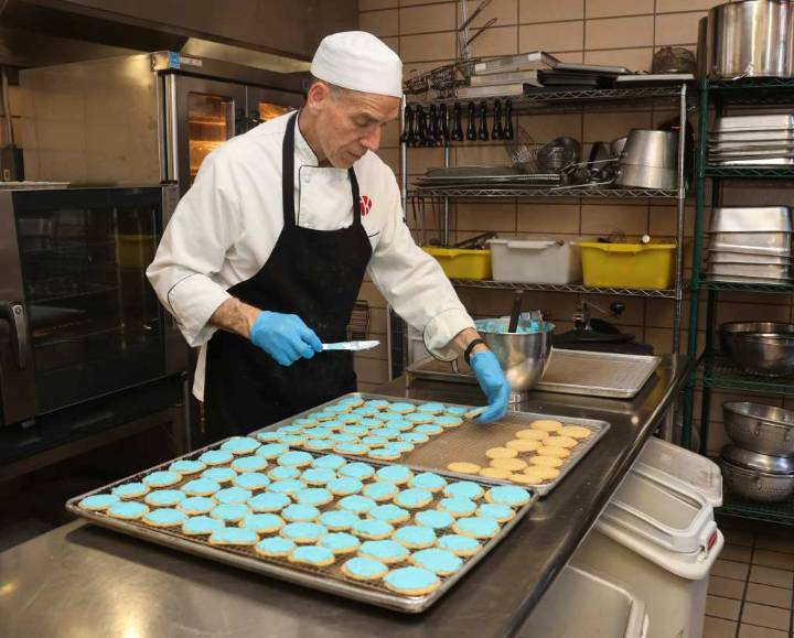 Lake Forest's Woodlands Academy given Governor's Blue Ribbon