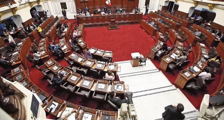 “Otorongos” felices con billetón navideño