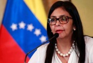 Venezuela dice que el envío de barcos para amenazar «militarmente» no es el camino