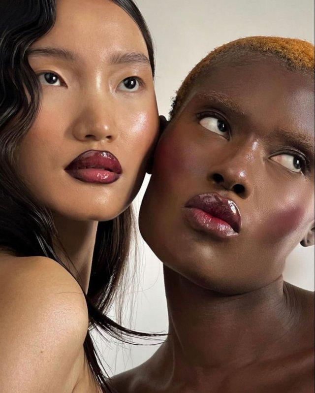 Labios oscuros, del recuerdo noventero a protagonista del maquillaje