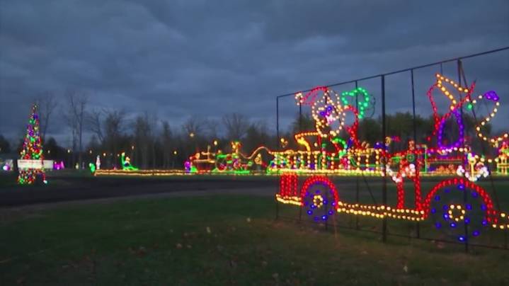 Quick Response kicks off 25th annual Santa's Christmas Light display