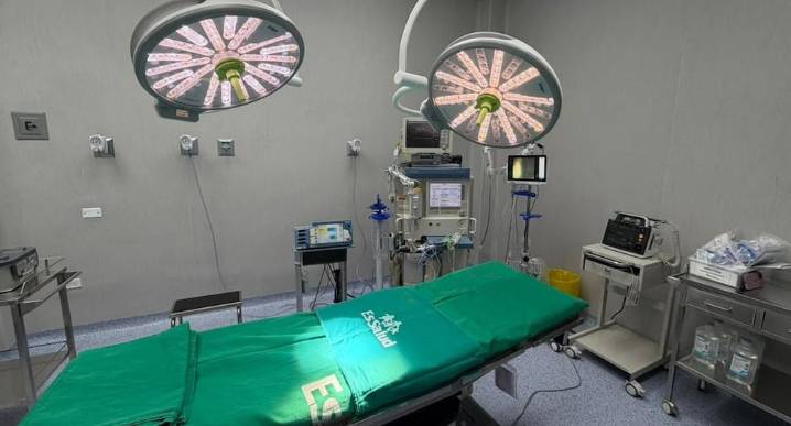 Essalud pone en funcionamiento moderna sala quirúrgica en el hospital Almenara