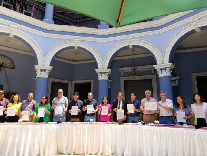 Firman pacto de futuro por Tarija