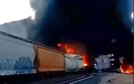 Tren que transportaba alcohol etílico se descarrila y explota en Tepetitlán, Hidalgo