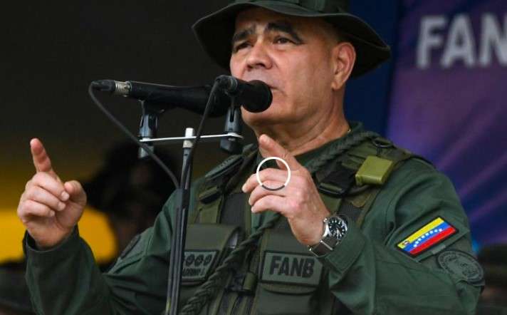 Padrino advierte que EEUU no ejecuta maniobras inocentes en el Caribe