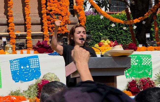 Esposa de Carlos Manzo, rendirá protesta como alcaldesa sustituta de Uruapan