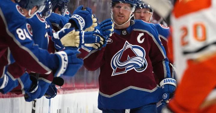 Landeskog scores first goal of season in Avalanche's 4