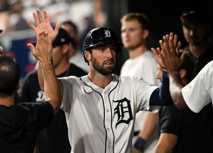 Tigers avoid arbitration with Vierling, Rogers, Brieske; Ibanez out