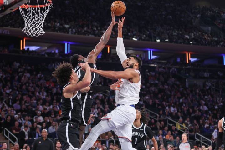 NBA roundup: Knicks rout Nets to remain perfect at home