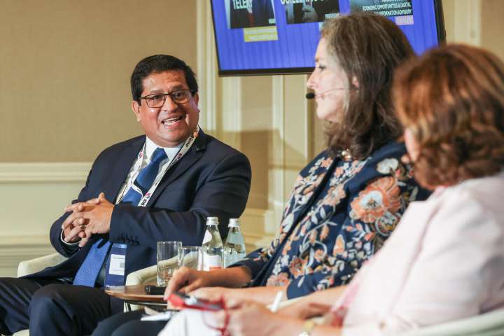 El emprendimiento femenino y sus productos específicos copan el debate en FinnLAC