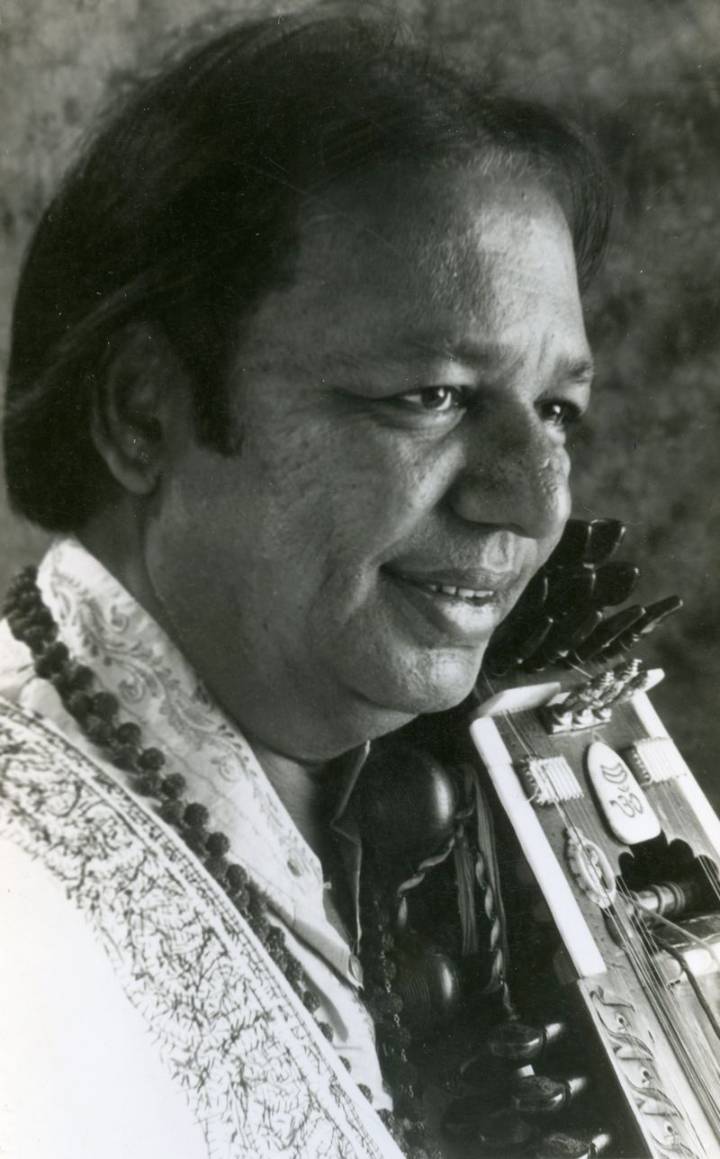 The sau-rangi of Ram Narayan