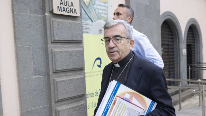 Luis Argüello pide respetar la presunción de inocencia del obispo de Cádiz y destaca que la Iglesia quiere "conocer la verdad"
