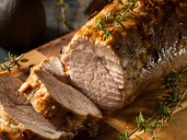 Jugosa pierna de cerdo al vino blanco, fácil de hacer