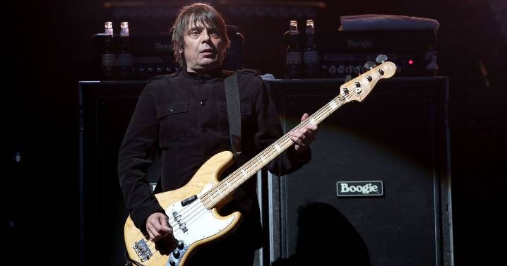 The special Richard Ashcroft tribute to Mani during huge Oasis gig