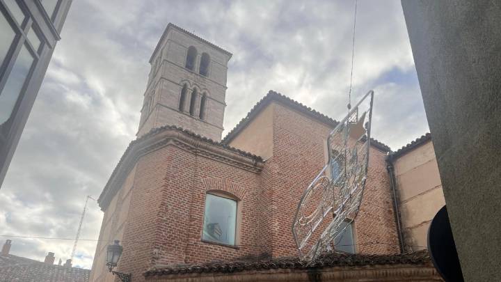 Nuevo desplome de un arco de luces de Navidad: cae el cuarto adorno en una semana en Valladolid