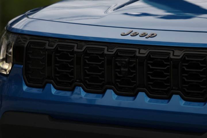 Jeep recalls 320,000 plug-in hybrids due to faulty battery that can catch fire