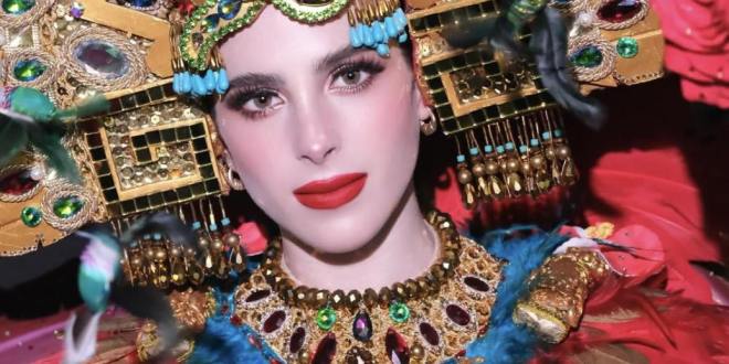 Fátima Bosch Fernández luce imponente en la Gala de traje típico de Miss Universo 2025