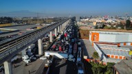 Los campesinos y los transportistas bloquean carreteras de todo el país en su demanda de precios justos y seguridad