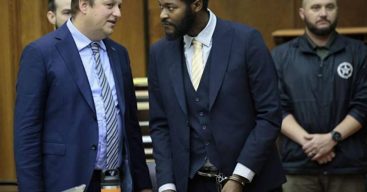 St. Louis sheriff's lawyers put on defense in removal suit