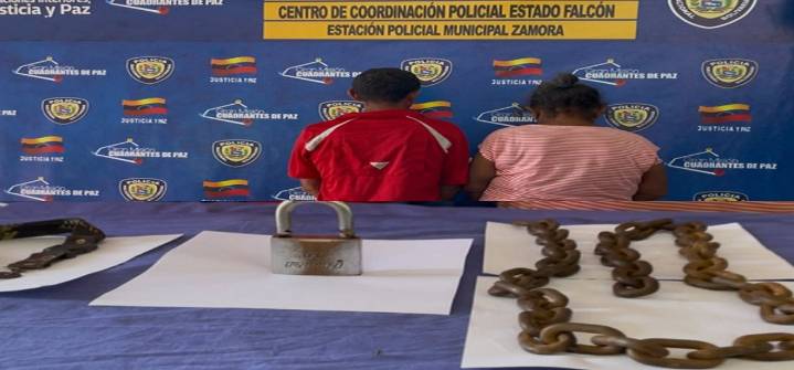 Falcón| Rescatan a un niño que se encontraba encerrado y encadenado por su padre y abuela