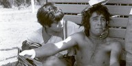 Es una de las fotos más recordadas de la vida de Maradona y detrás esconde una historia trágica y luminosa