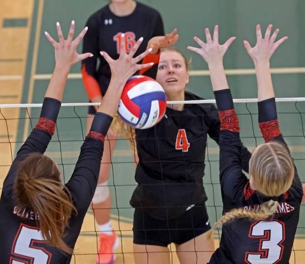 Oliver Ames wins third set set to claim Div. 2 volleyball championship