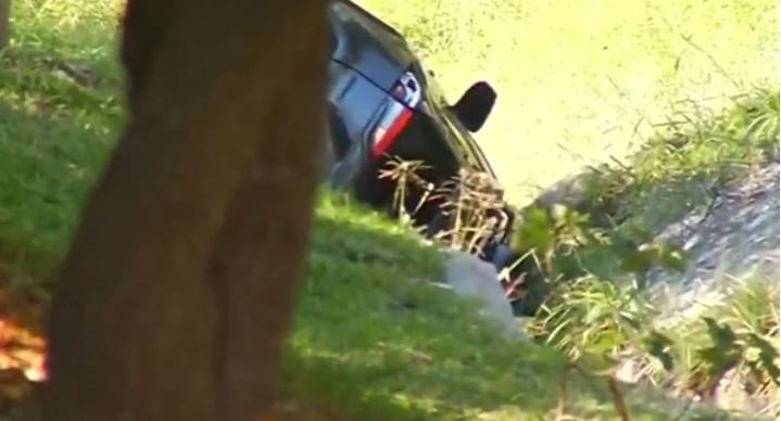 Encuentran cuerpo sin vida de mujer al interior de un vehículo volcado en Monterrey; autoridades investigan posible feminicidio