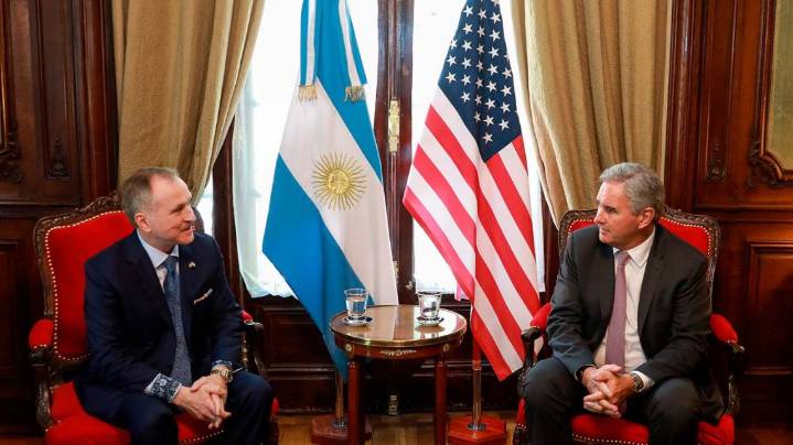 Peter Lamelas asumió como nuevo embajador de Estados Unidos en la Argentina y destacó una “etapa de máximo acercamiento” bilateral