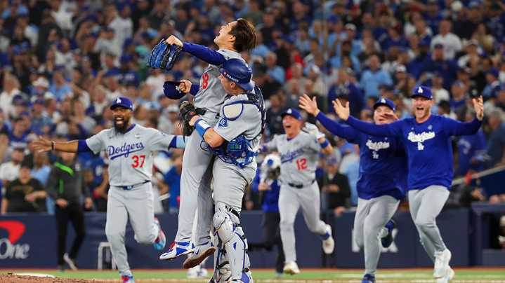Dodgers beat Jays in 11-inning Game 7 to win World Series