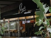 El dueño de un emblemático restaurante porteño advirtió que un juicio laboral lo dejó al borde del cierre: "Tengo que echar a 100 empleados"