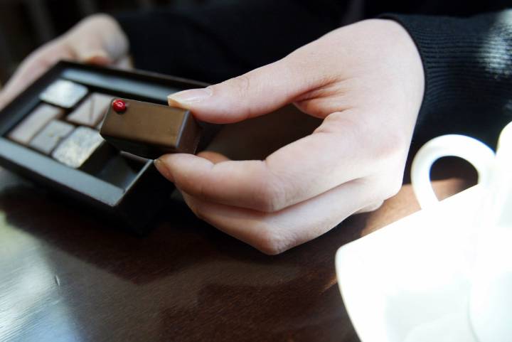 Hey, WA. A bite of dark chocolate could enhance your memory