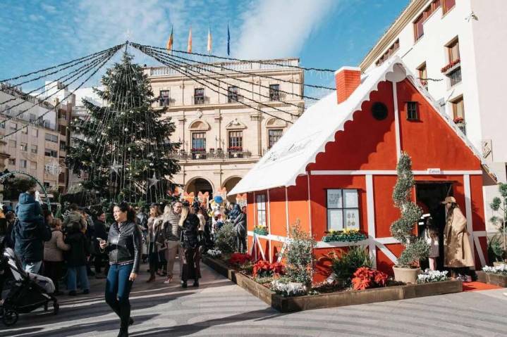 Castelló pone en marcha las 'escoletes' de Navidad a bordo del tren mágico Polar Express