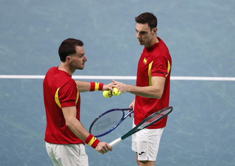 Tennis-Spain beat Germany to set up Davis Cup final against Italy