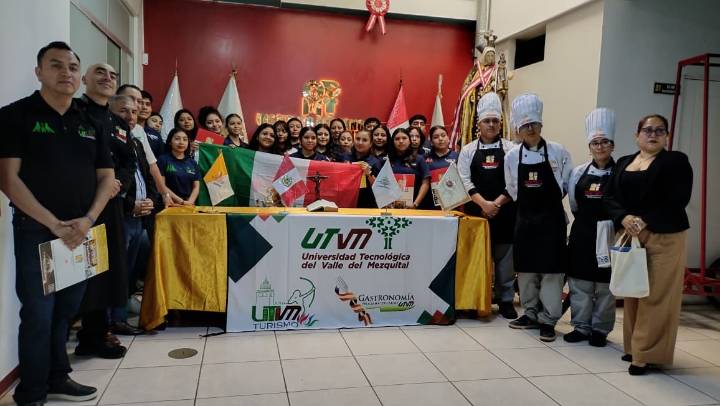 Estudiantes de la UTVM realizan estancia académica en Perú